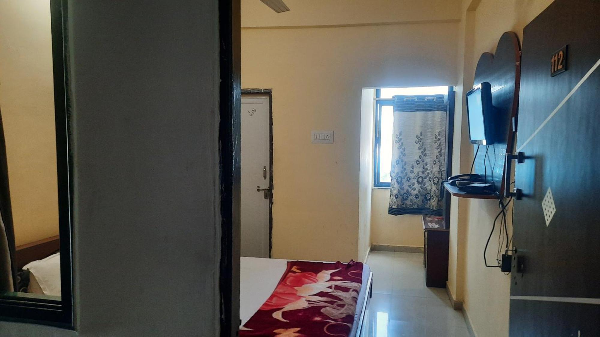 Hotel Rajtilak Guest House Vadali Экстерьер фото